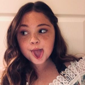 Meet your Posher, Ava